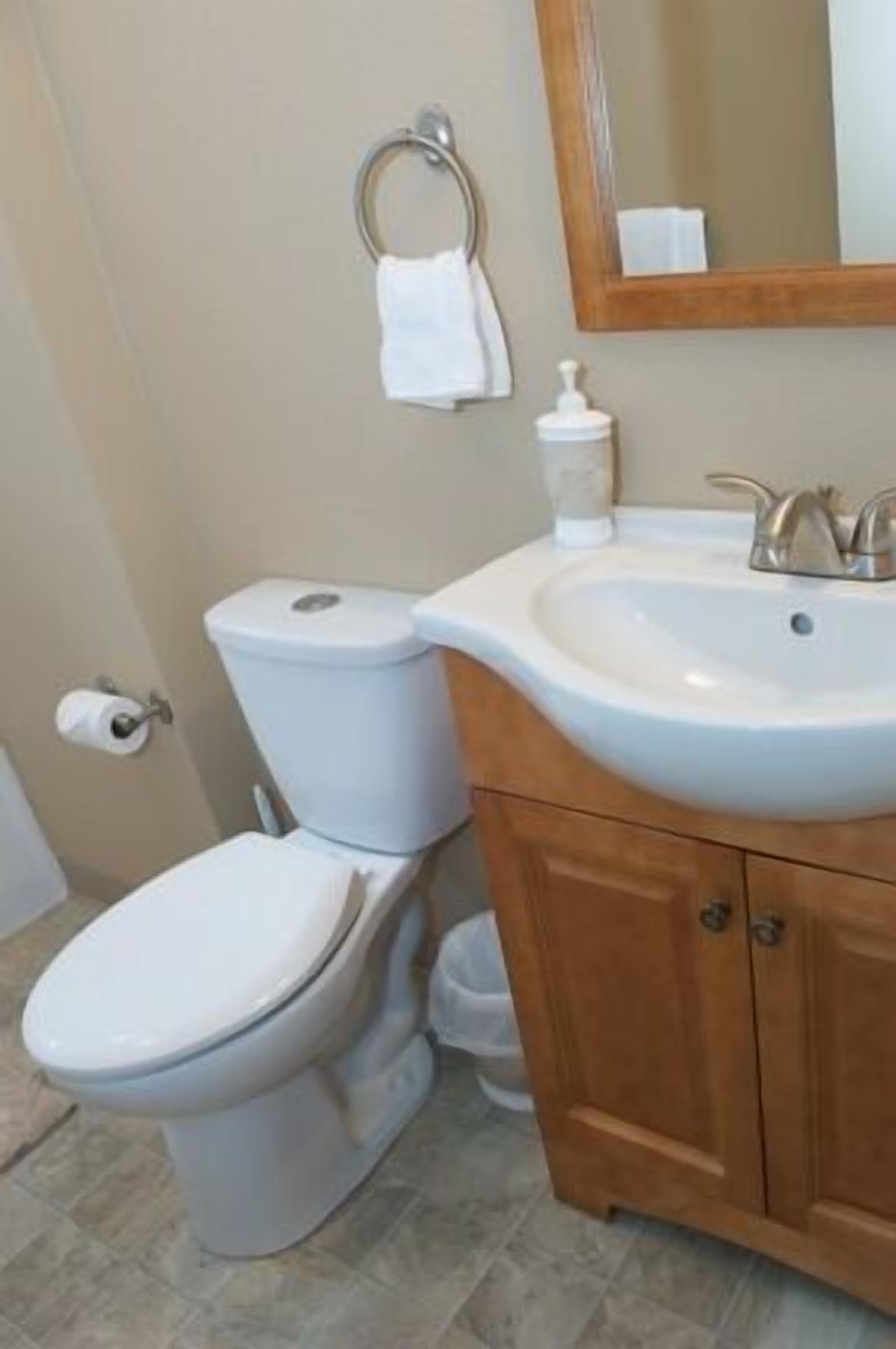 *Charming Home Located in the Heart of Historic Uniontown District* 2to12 guests