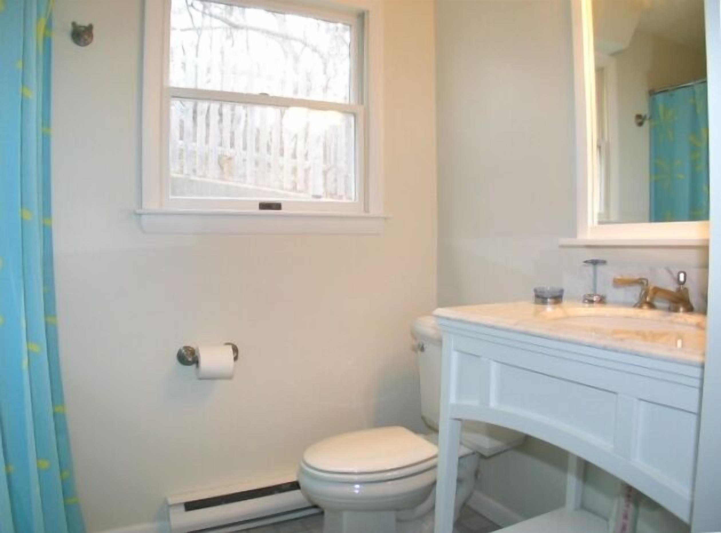 Newer Townhouse in a Quiet and Convenient Location