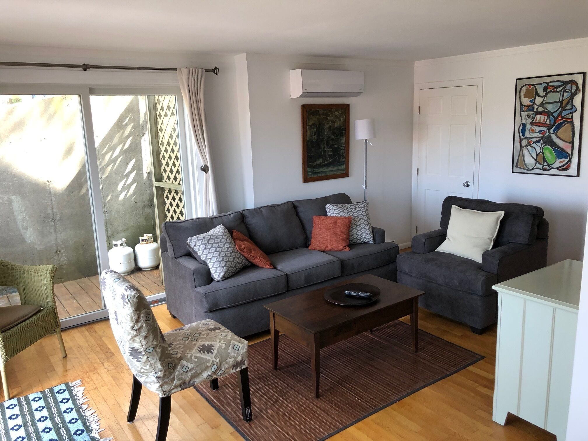 Newer Townhouse in a Quiet and Convenient Location