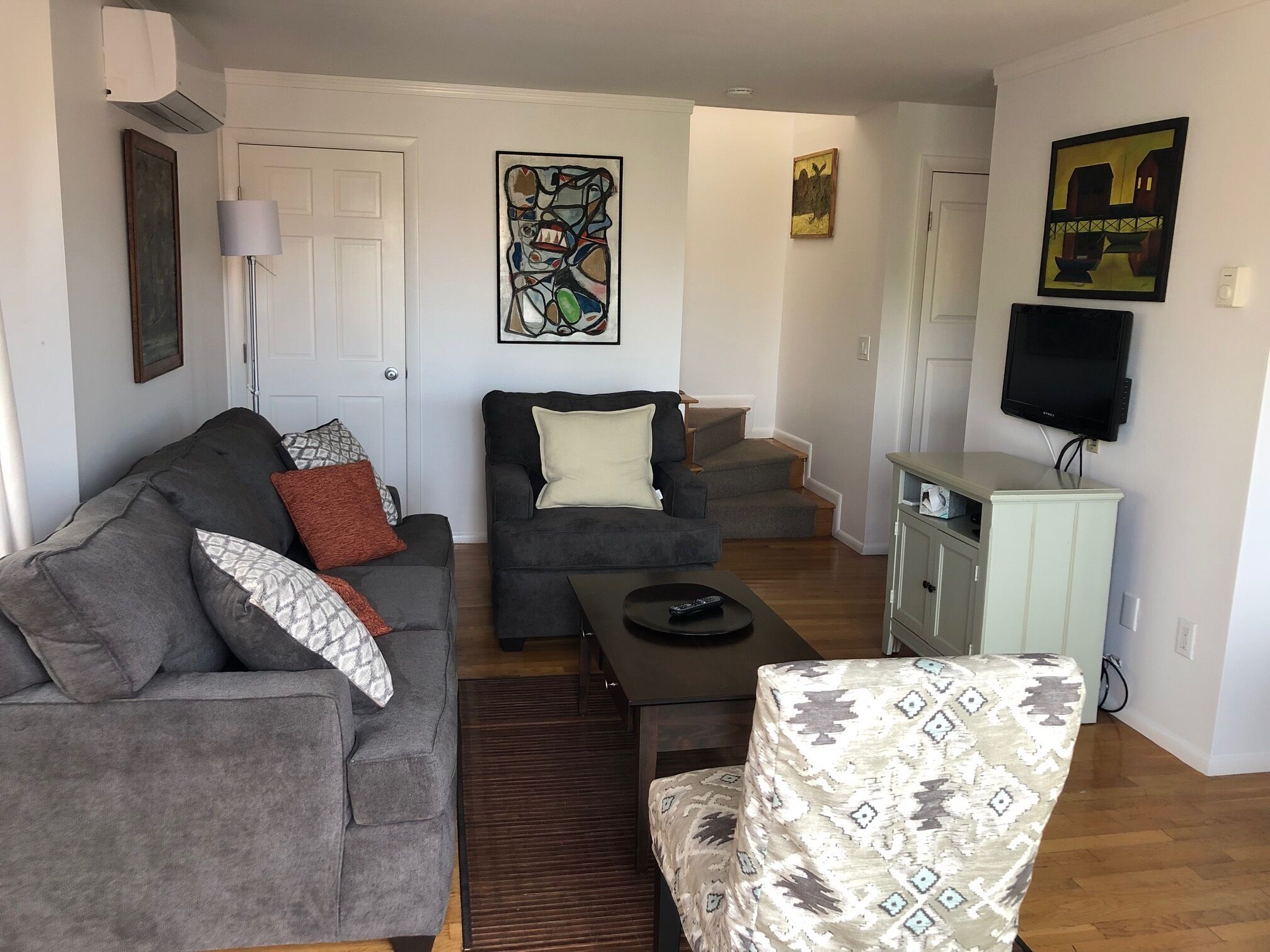 Newer Townhouse in a Quiet and Convenient Location