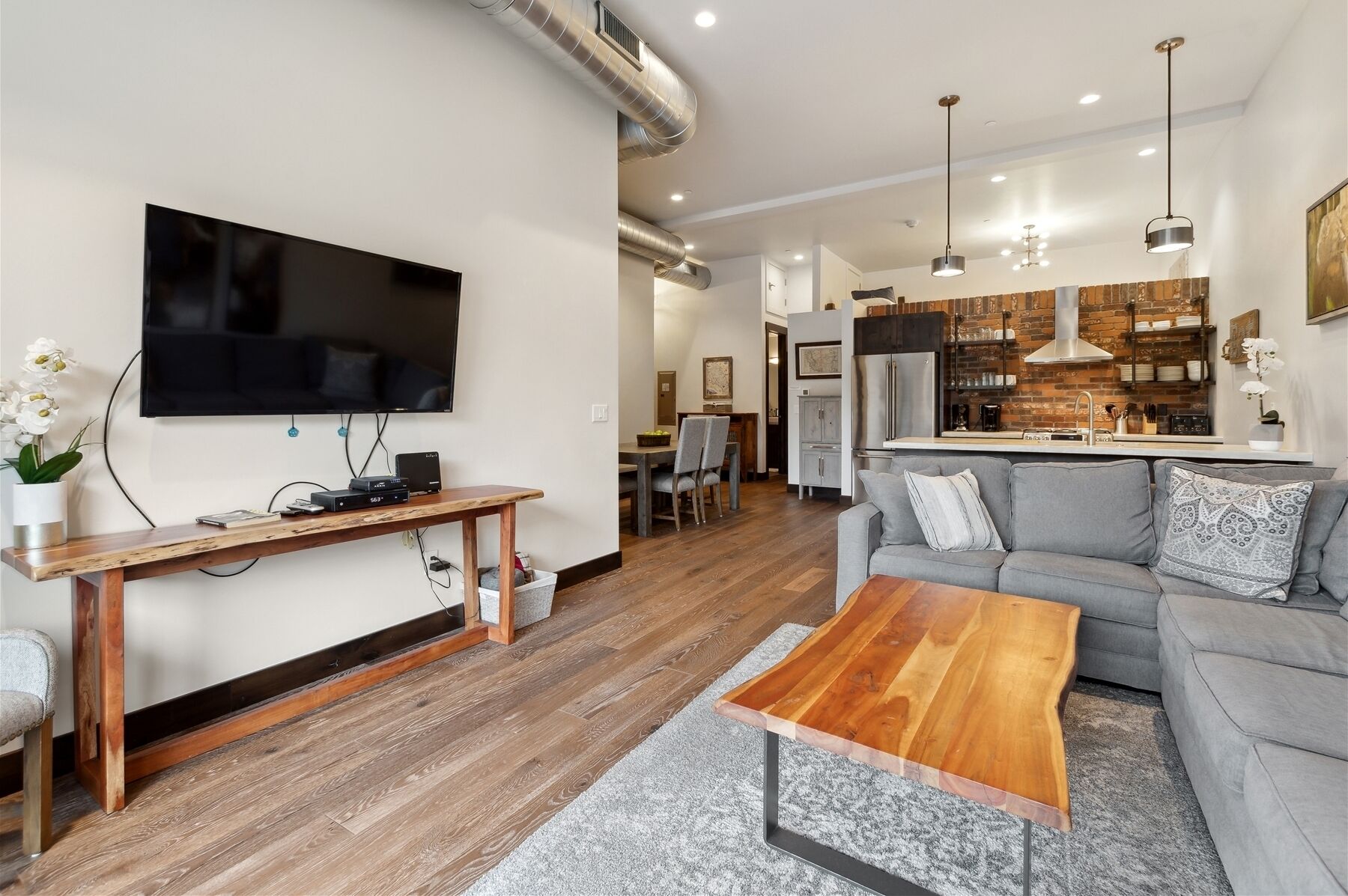 2nd Street Loft 209 - Luxury Condo in Downtown Whitefish! Walk to Restaurants!