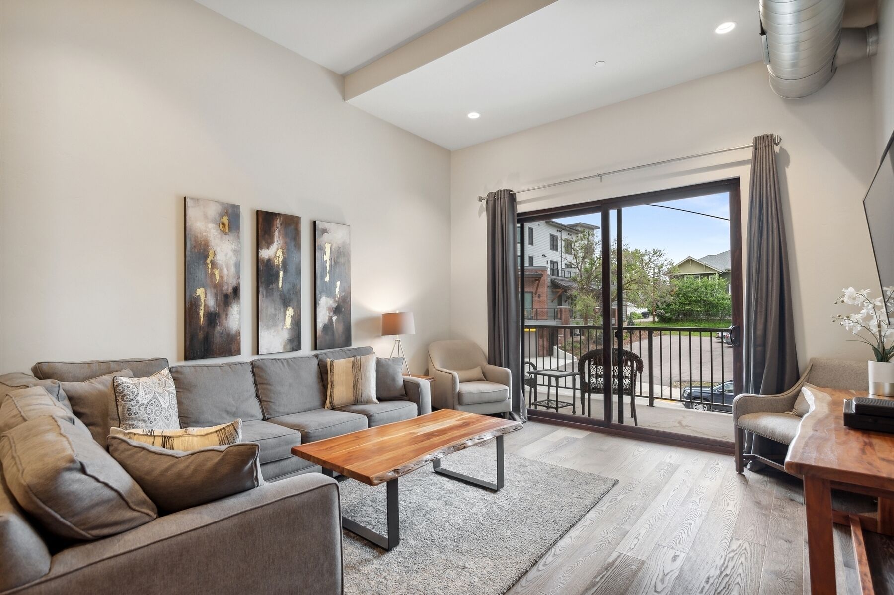 2nd Street Loft 209 - Luxury Condo in Downtown Whitefish! Walk to Restaurants!