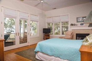 5 bedrooms, iron/ironing board, travel crib, WiFi