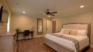 3 habitaciones, tabla de planchar con plancha, wifi y ropa de cama