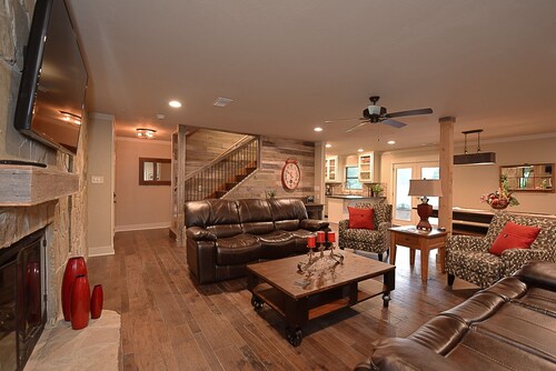  College Stations Newest Rural Getaway * Game Day House