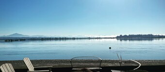 Beachfront Getaway - The Beach House on Priest Point