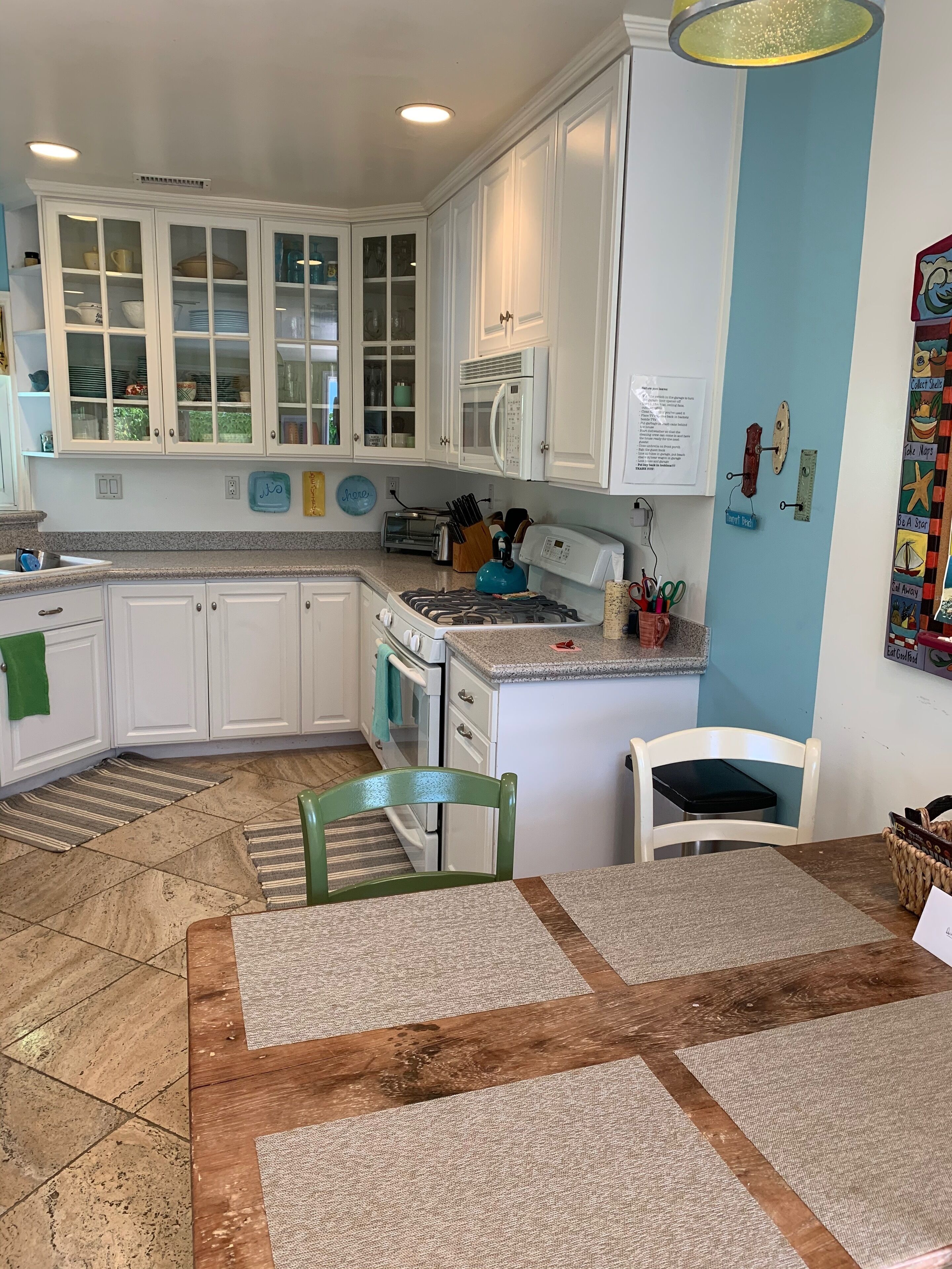 Cozy Slice Of Paradise Just Steps From The Beach!!