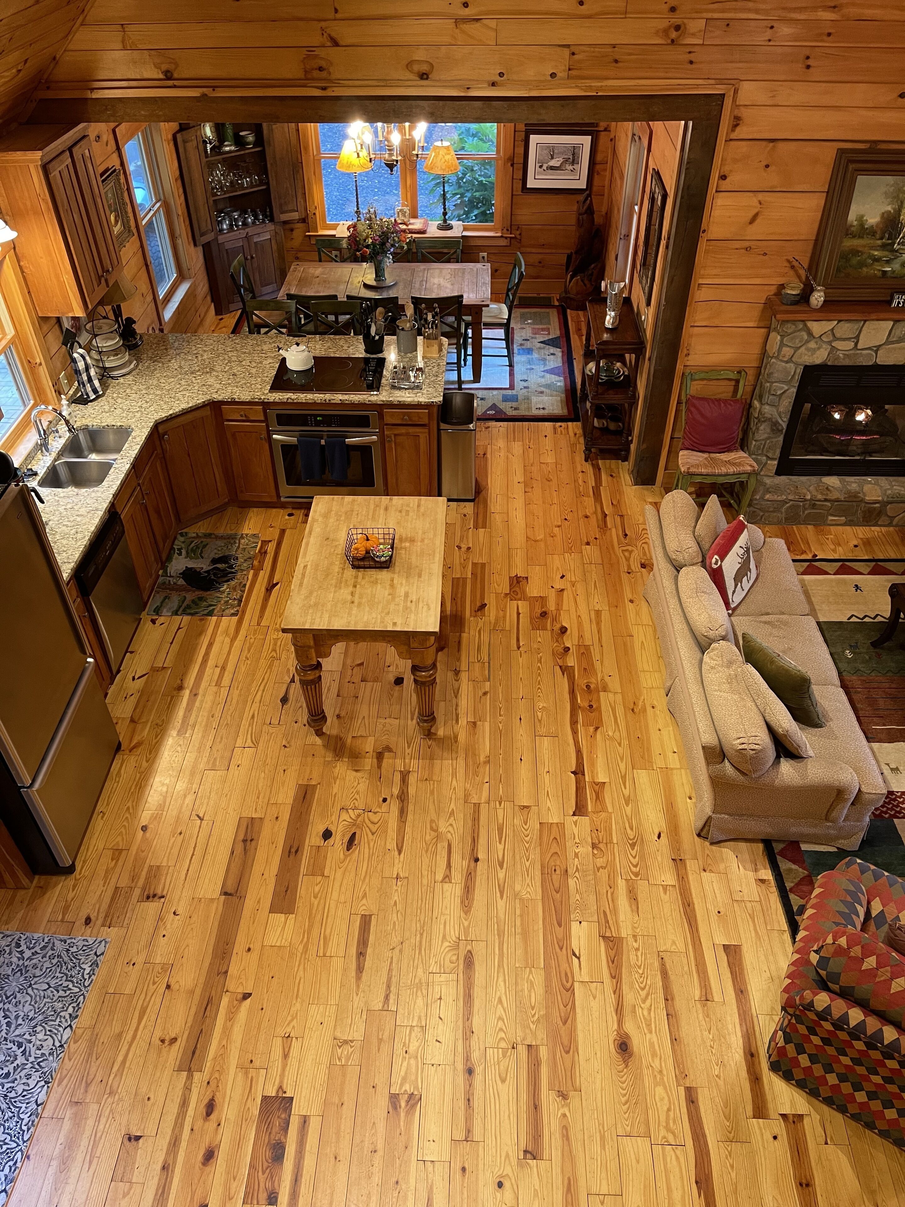 River Front Cabin, Private Ponds & Hiking Trail-Located at The Barn on New River