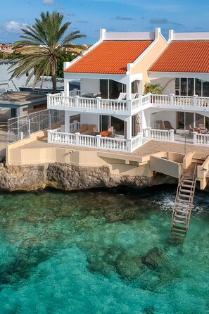 Exterior - Exclusive Oceanfront Apartment Belair, Bonaire. You can't get closer to the sea! (Kralendijk, Belnem)