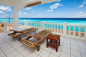 Terrace/patio - Exclusive Oceanfront Apartment Belair, Bonaire. You can't get closer to the sea! (Kralendijk, Belnem)