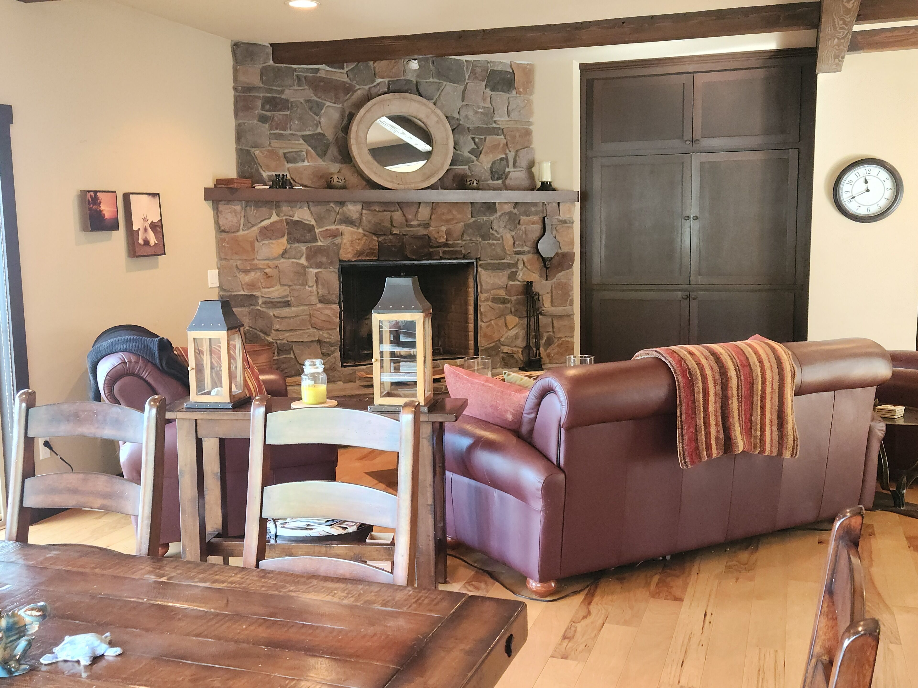 Come And Enjoy This Beautiful Southshore Waterfront Vacation Home 