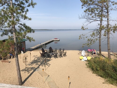 *HIGH DEMAND* Sugar Sand Beach & Cozy Cabin That Sleeps 10 on Pelican Lake! 