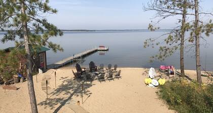 *HIGH DEMAND* Sugar Sand Beach & Cozy Cabin That Sleeps 10 on Pelican Lake!