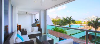5★luxury ocean view condo with the best amenities, close to town and beaches