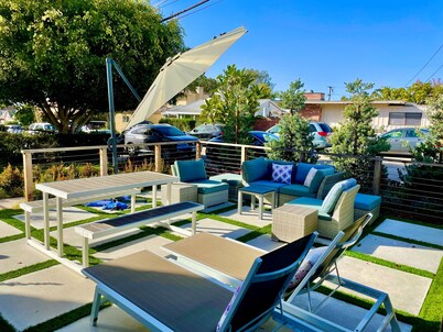 La Jolla Beach and Village - Contemporary and Bright w/Partial Ocean View