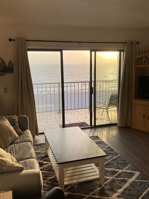 Smart TV, DVD player