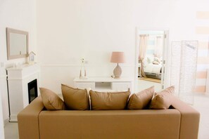 Living area - Ghajnsielem 2 bedroom apartment (Ghajnsielem)