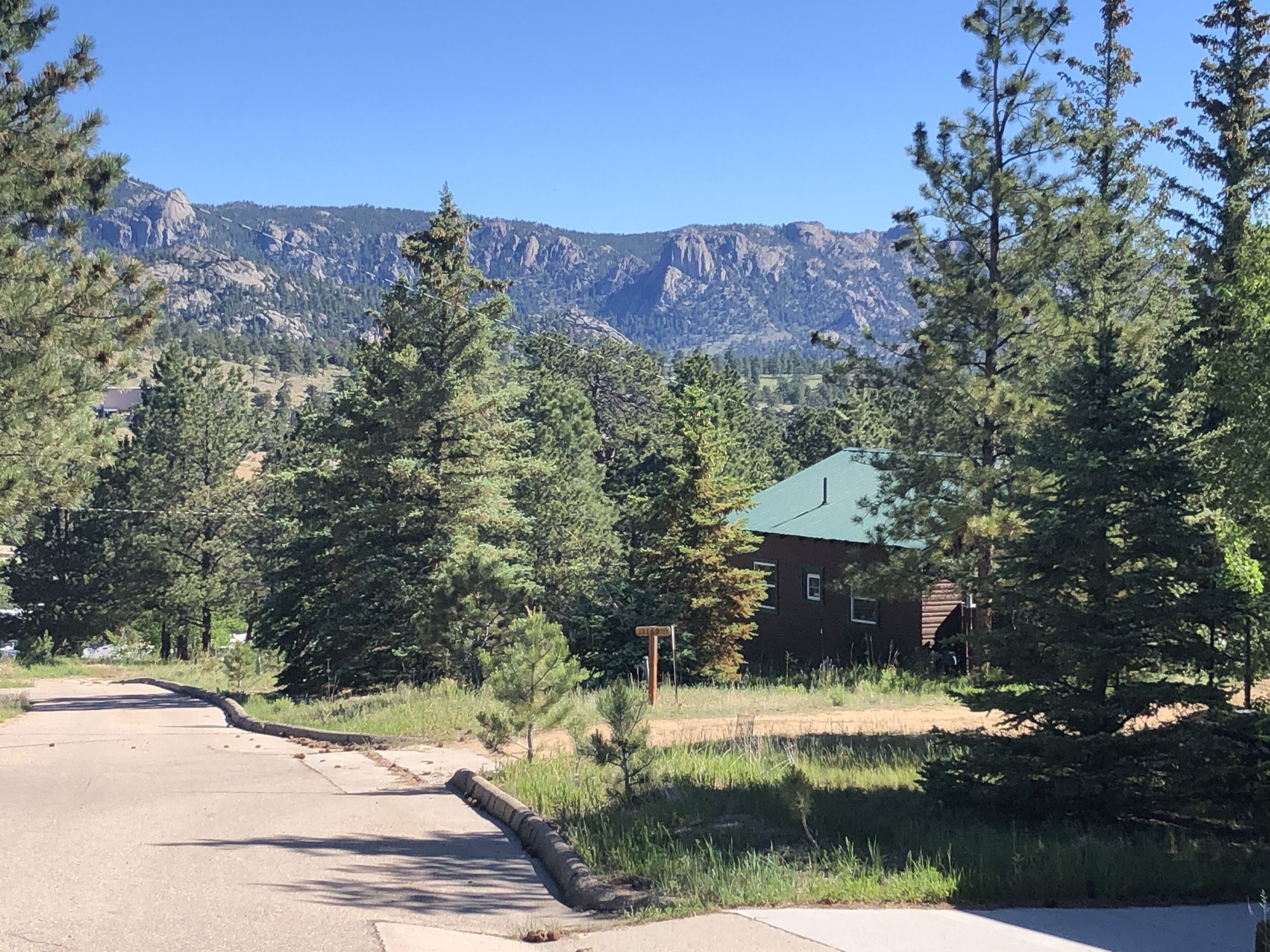 Historic Updated Estes Park Cabin 1 mile from Rocky Mtn National Park