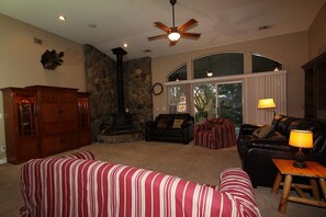 Interior - Home in park like setting with 3 acre lake . (La Grange)