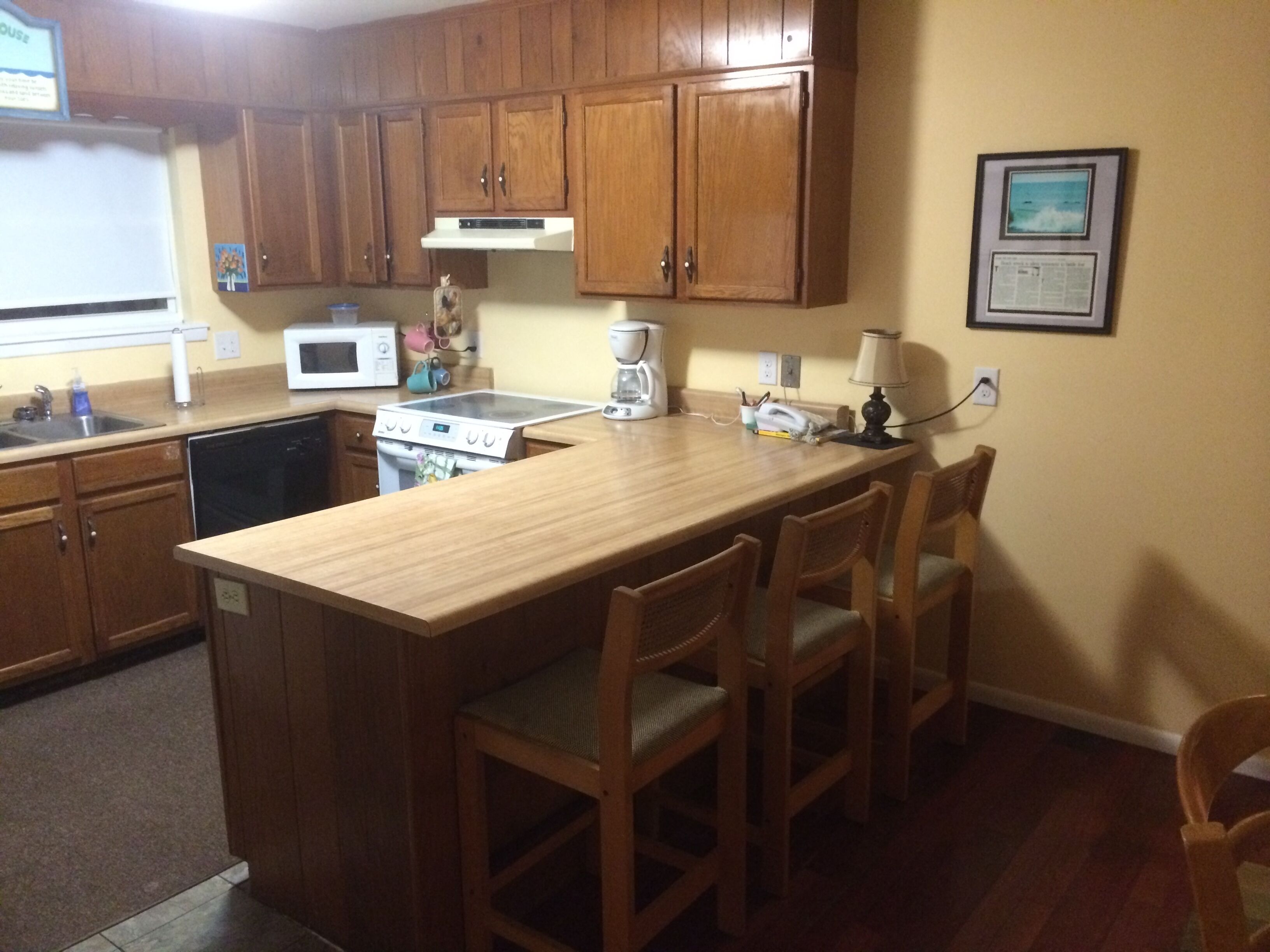 Ocean Front!  Upper level!  Enjoy The Great Views!