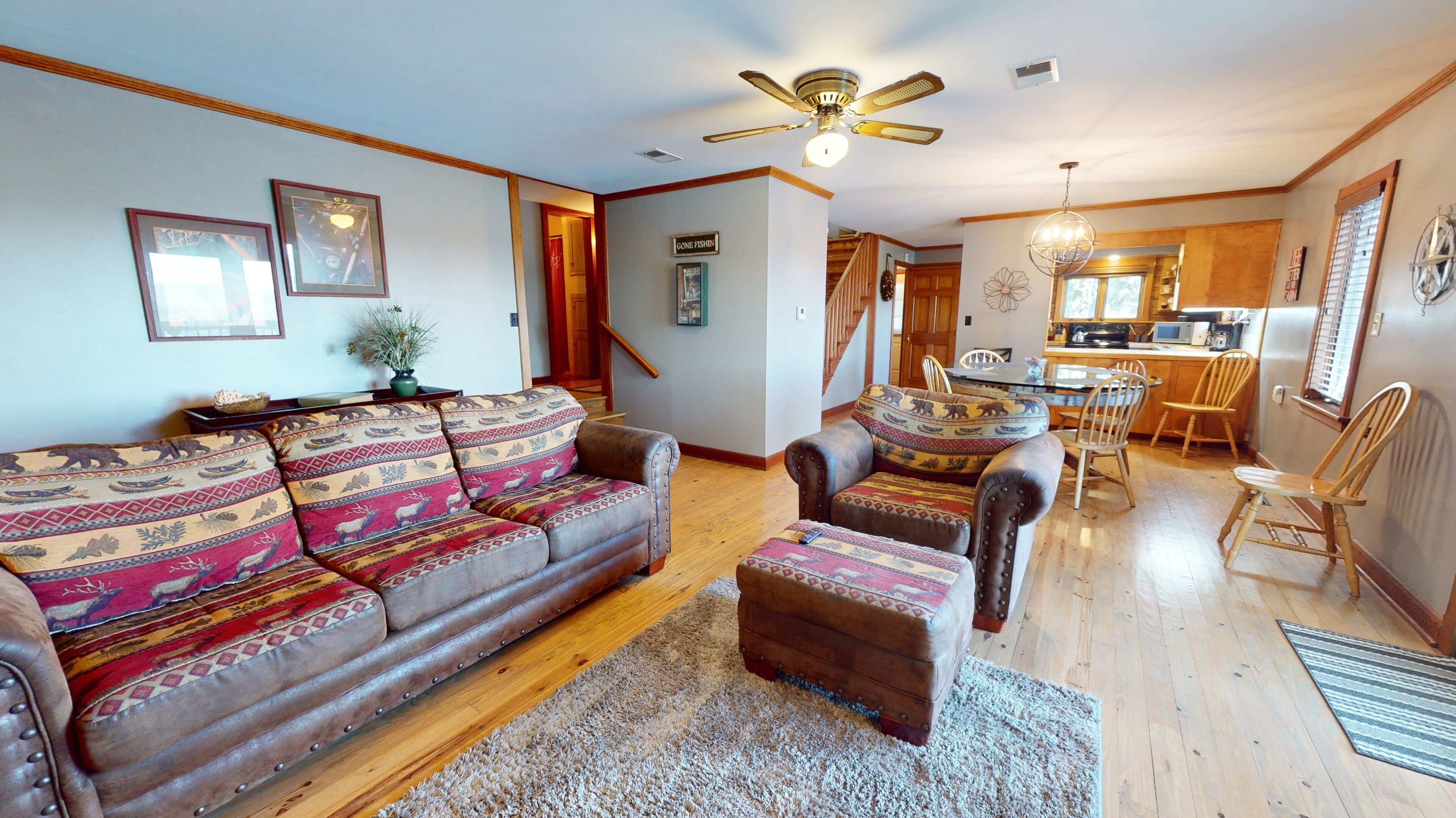 Log Cabin - Awesome Panoramic Lakeview, Pool Table, Kids Loft, Great Location!