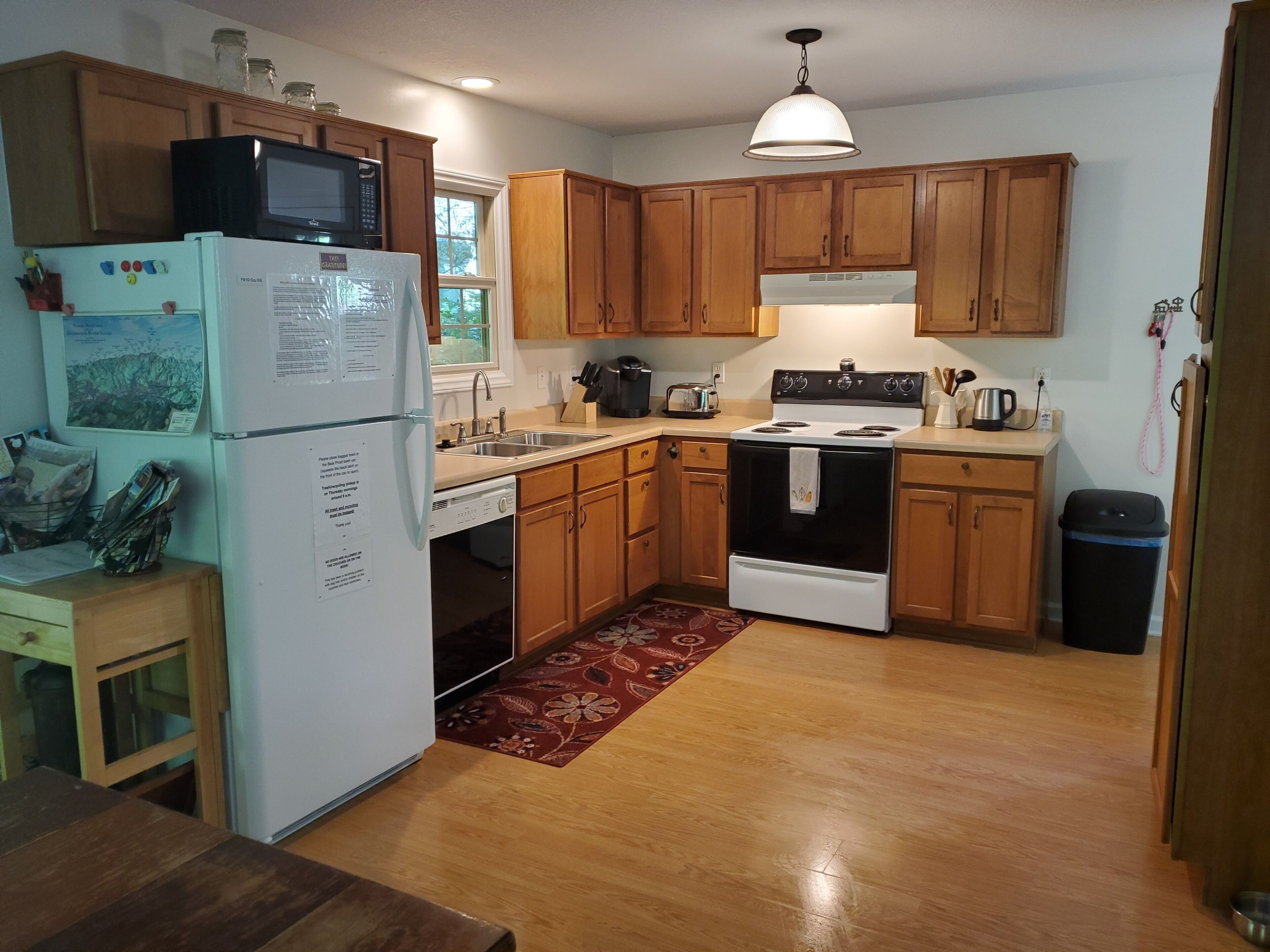 Riverside Mountain Getaway ~ Come RELAX & REJUVENATE!