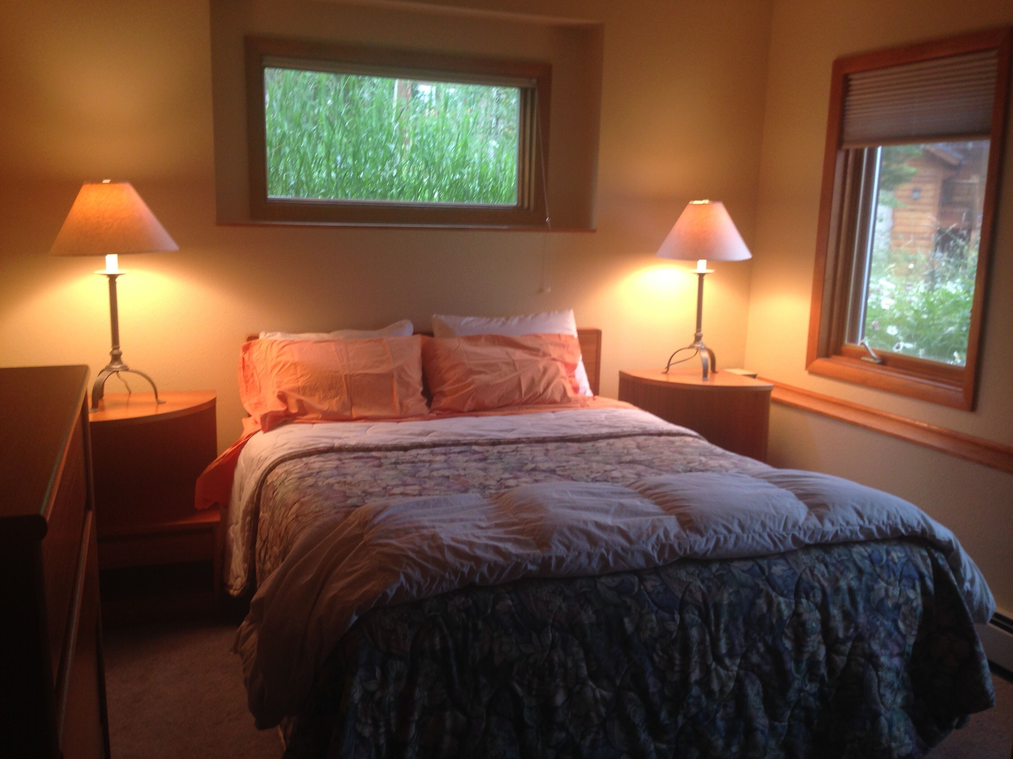 4 bedrooms, desk, iron/ironing board, travel cot