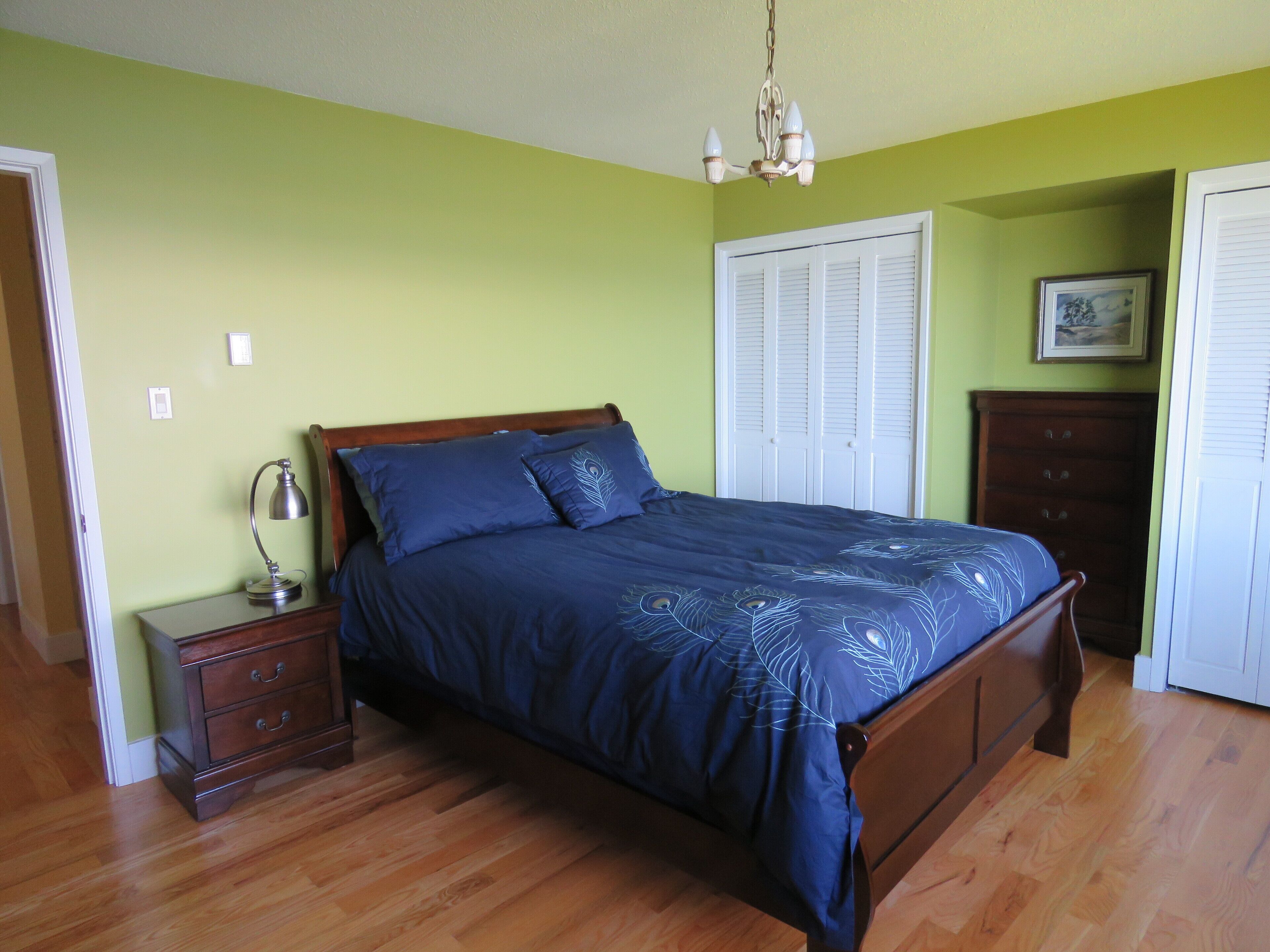 Walk-on Oceanfront "Harlequin House" Retreat in French Creek