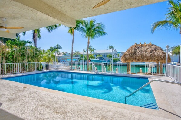 صورة غير مصنفة، 1 من 39، زرّ