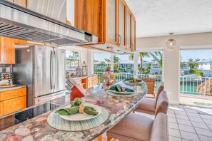 صورة غير مصنفة، 2 من 39، زرّ