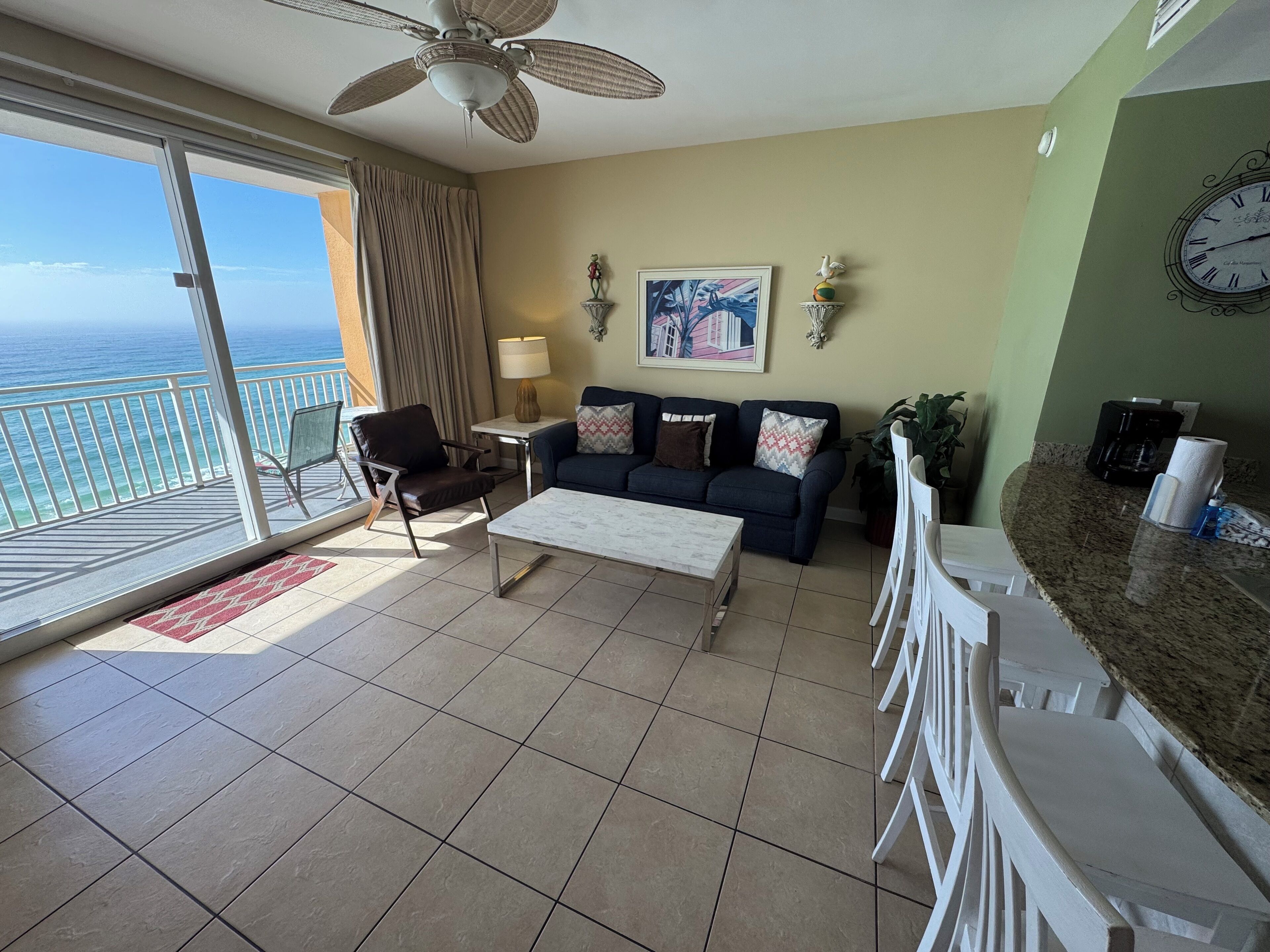 Fernseher, DVD-Player, Stereoanlage