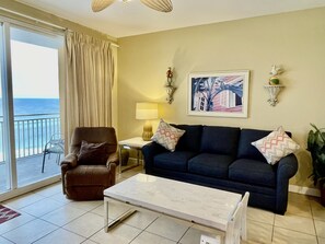 TV, DVD-spiller og stereoanlegg