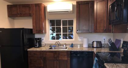 Clean, renovated 1 Bedroom with everything you need. Granite, Travertine!