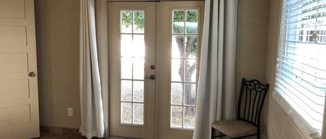 1 chambre, bureau, fer et planche à repasser, Wi-Fi gratuit