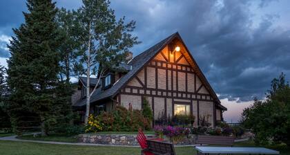 Familienfreundlich Country Lodge 15 Minuten entfernt von Waterton Lakes Nationalpark