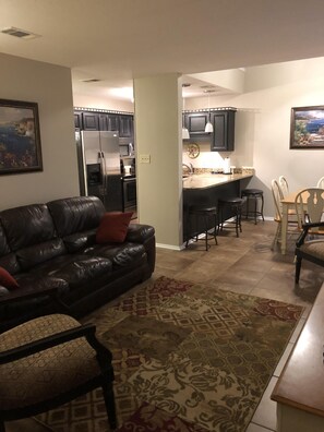 Smart TV, DVD player - Ocean Reef 404, 3 BR/2 BA Townhouse on Beach with Ocean View (Gulf Shores)