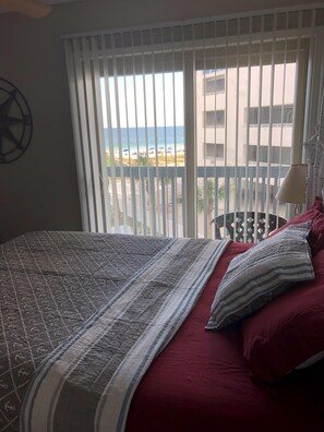 3 bedrooms, iron/ironing board, free WiFi, bed sheets - Ocean Reef 404, 3 BR/2 BA Townhouse on Beach with Ocean View (Gulf Shores)