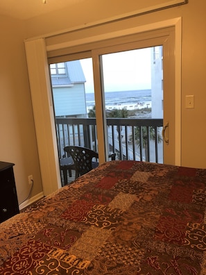 3 sovrum, strykjärn/strykbräda, gratis wi-fi och sängkläder