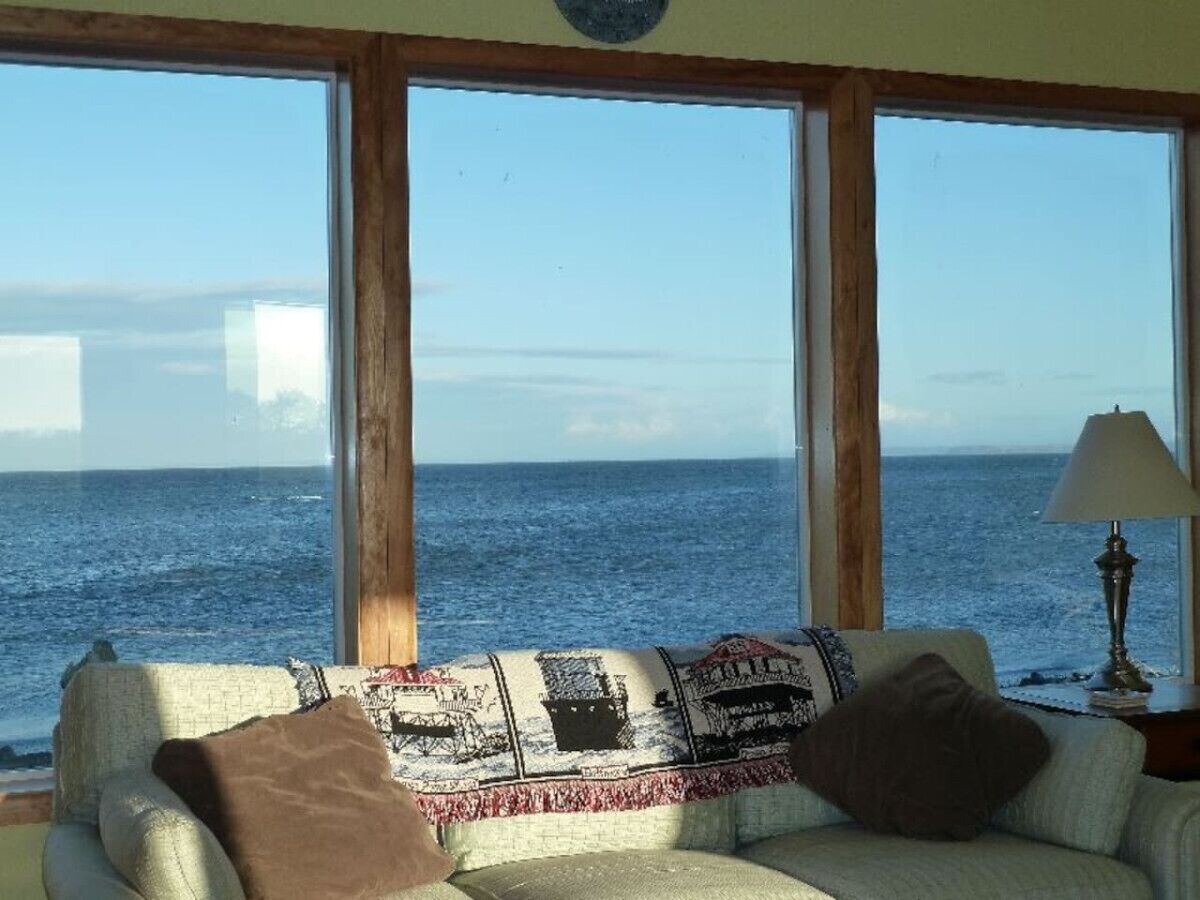 Lighthouse Manor  - Beachfront paradise with phenomenal views