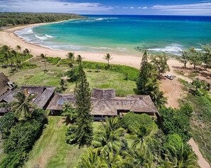 On the beach, sun loungers, beach towels - Lux Anahola Beachfront Estate w AC (Anahola)