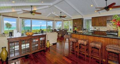 Luxe Beachfront Anahola with A/C