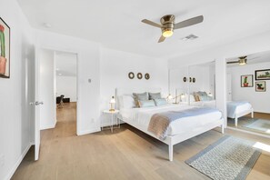 5 bedrooms, iron/ironing board, travel cot, free WiFi - Basketball Hoop, Pool & Putting Green, Perfect for Large Groups and Families! (Scottsdale)