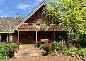 Exterior - Runaway Rooster B&B - The Coop (Prince Edward)