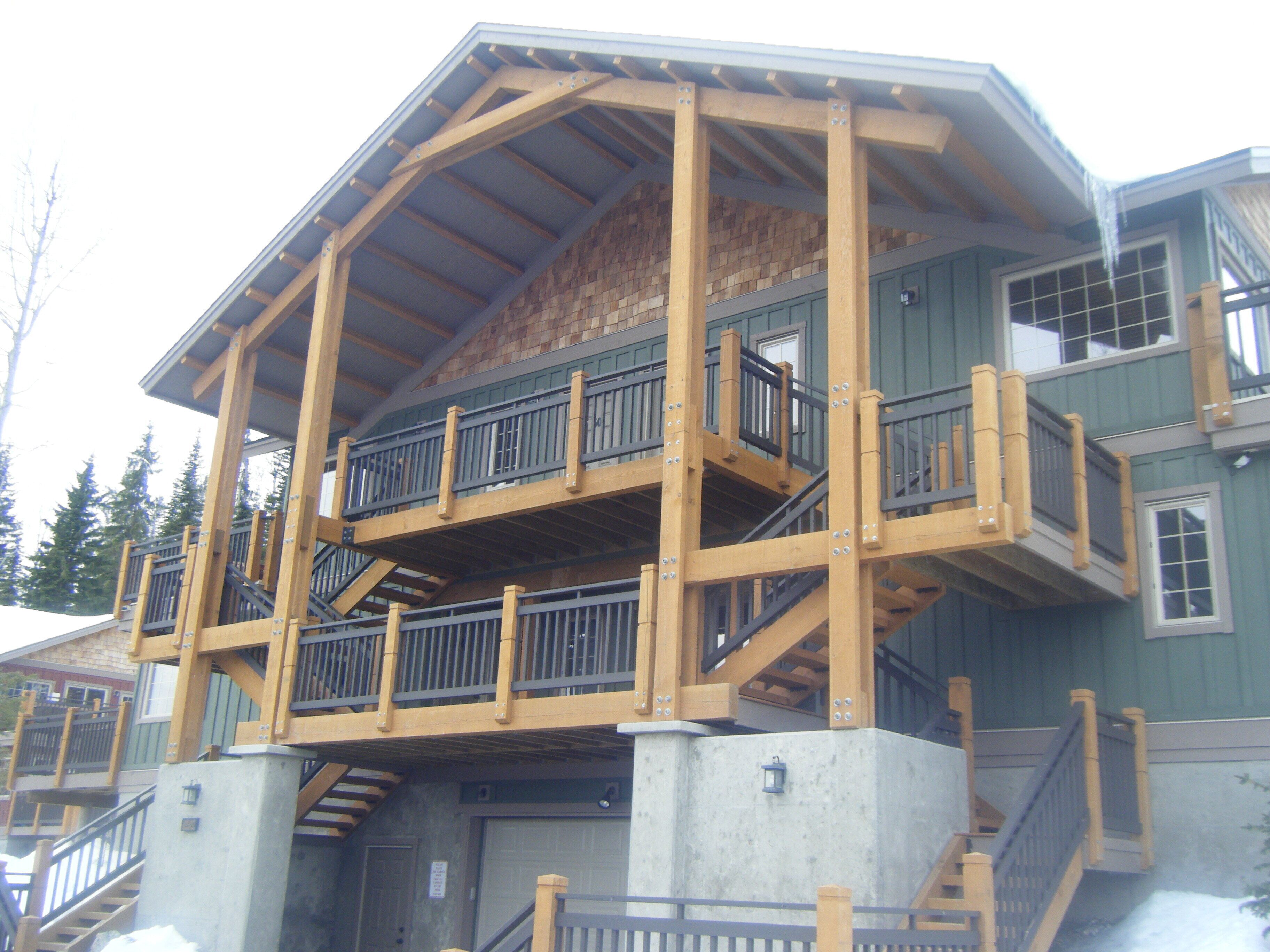 Ski to the door in this gorgeous top floor townhome