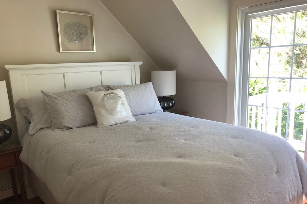 Just reduced Rates for June 7 to June 25, 2022 with 7 Nights Minimum