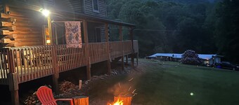 Your Smokey Mountain Hideaway Awaits!