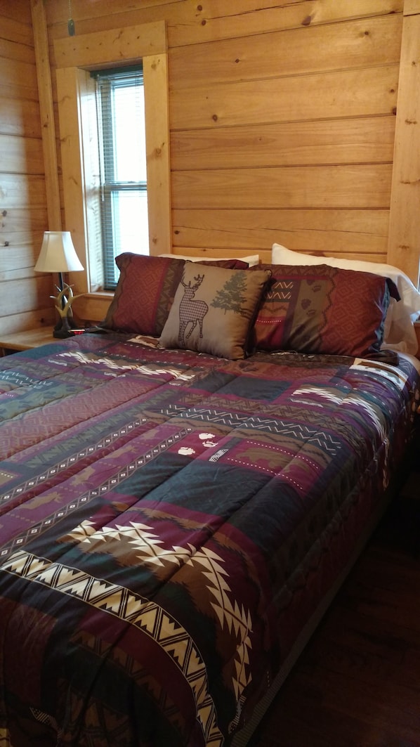 4 habitaciones, cuna de viaje, wifi gratis y ropa de cama