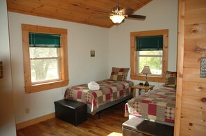 4 Schlafzimmer, Reisekinderbett, kostenloses WLAN, Bettwäsche