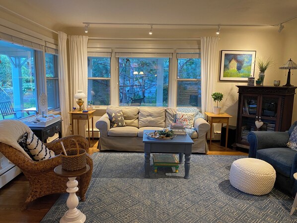 TV, DVD player, table tennis, music library