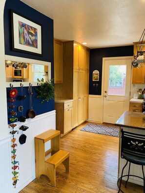 Unclassified image, 2 of 36, button